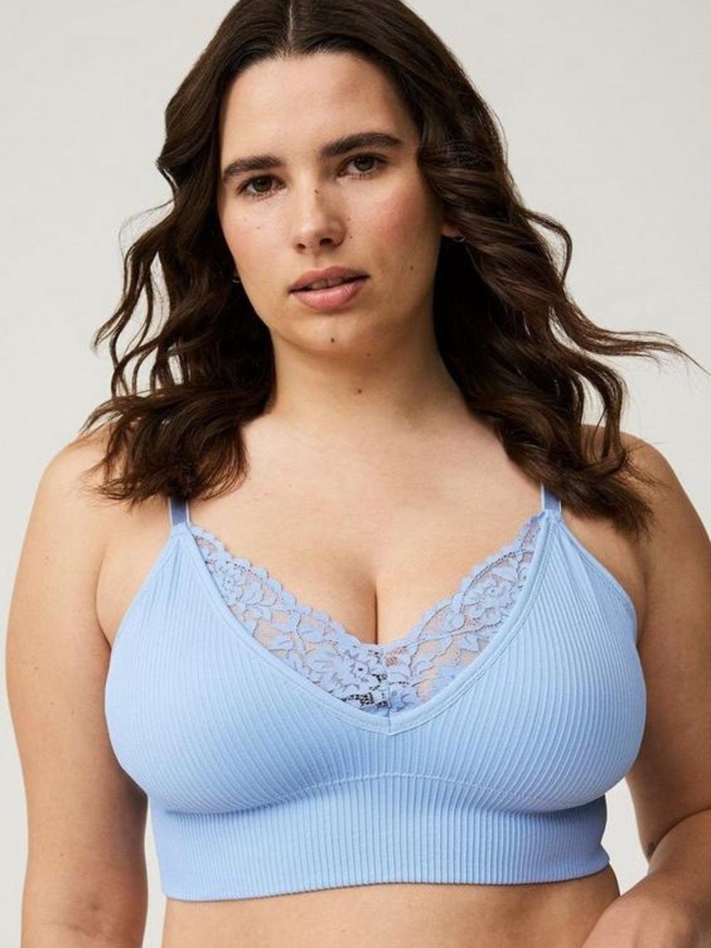 Torrid Blue Lace Trim Seamless Knit V-Neck Wireless Bralette Size 2 Adjustable